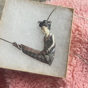 Unique Zealandia necklace